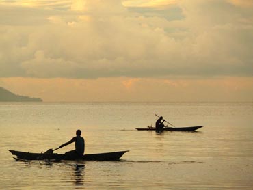 Fishing at dusk, Rabaul, Papua New Guinea  Image: Malo Hosken, SPC